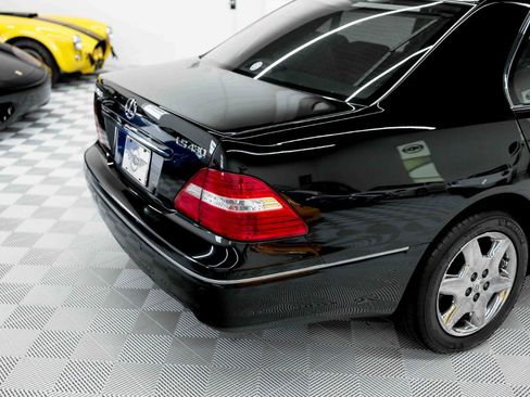 Used 2004 Lexus LS 430 RWD image 22