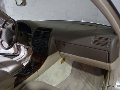 Used 1995 Lexus LS 400 image 12