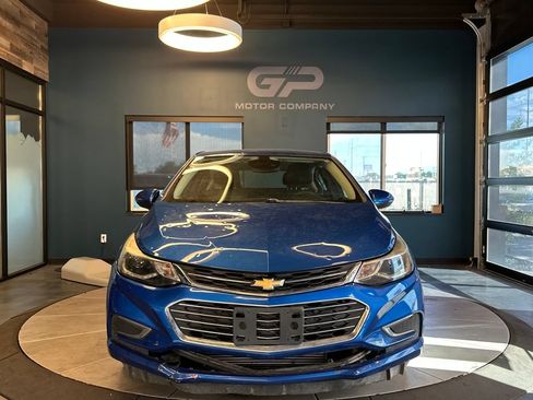 Used 2017 Chevrolet Cruze Premier w/ Enhanced Convenience Package FWD image 8