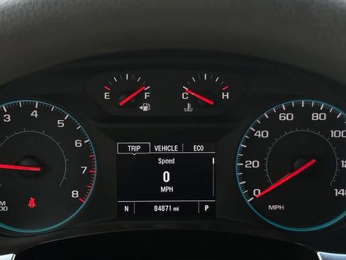 Used 2022 Chevrolet Traverse LS FWD image 11