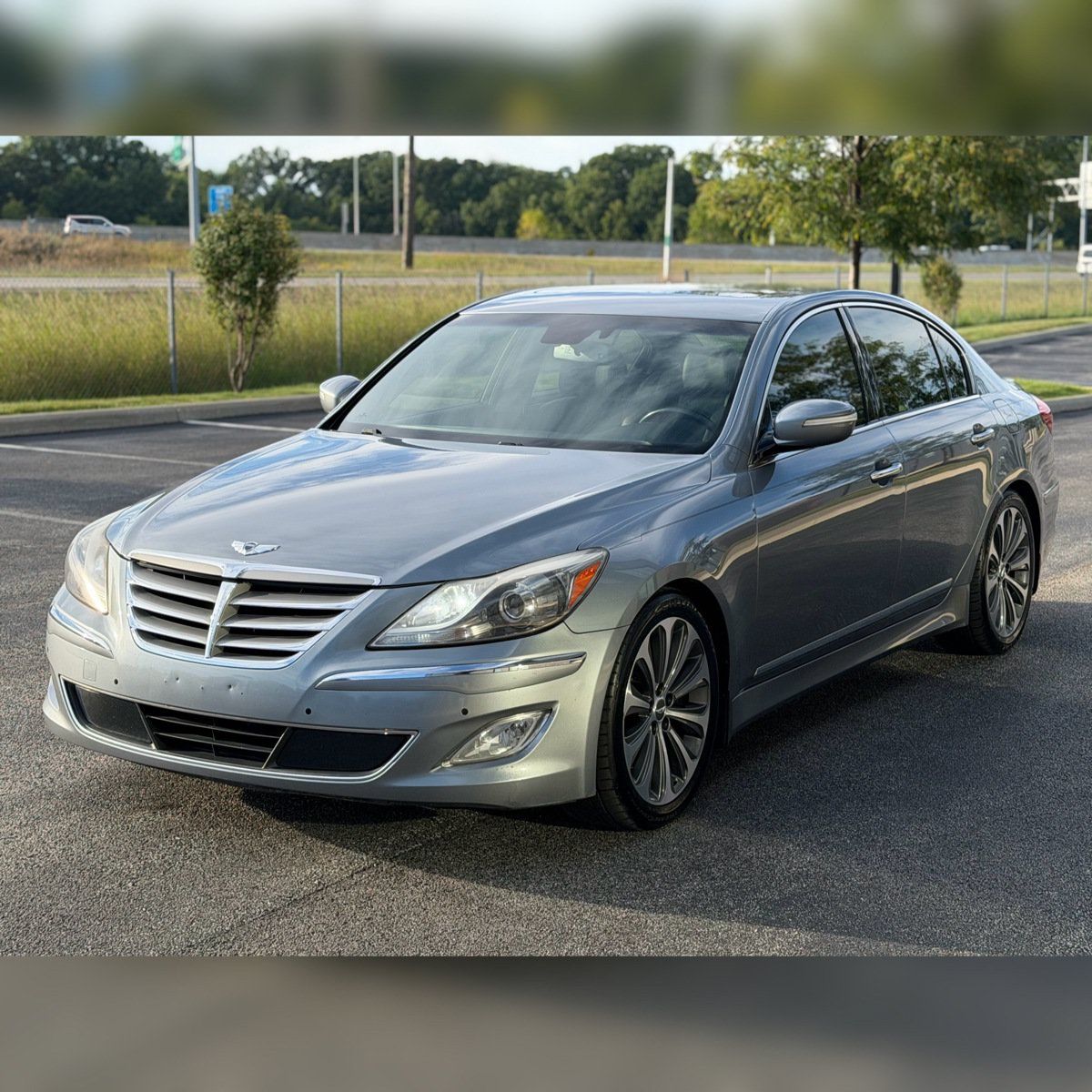 Used 2013 Hyundai Genesis 5.0 R-Spec RWD image 4