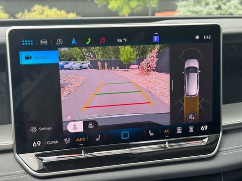 New 2025 Volkswagen Tiguan SE image 30