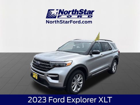 Used 2023 Ford Explorer XLT w/ Equipment Group 202A AWD/4WD image 1