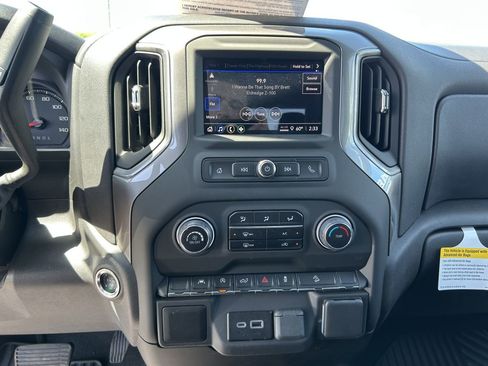 Used 2025 Chevrolet Silverado 1500 Custom Trail Boss w/ Turbomax Blackout Package image 10