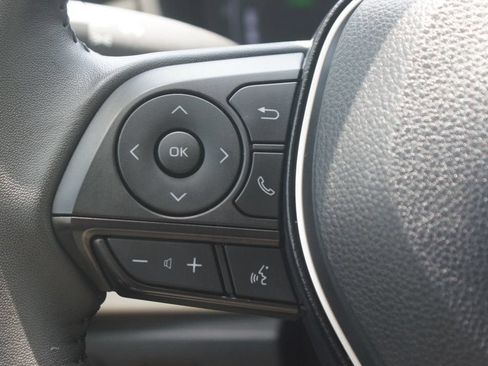 Used 2025 Toyota Corolla XLE FWD image 10