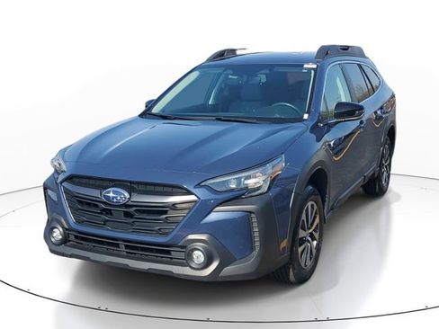 Certified 2025 Subaru Outback Premium w/ Popular Package #1A AWD/4WD image 2