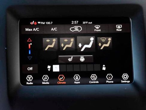 Used 2020 Jeep Cherokee Latitude w/ Cold Weather Group image 19