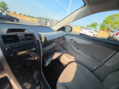 Used 2012 Toyota Corolla L FWD image 17