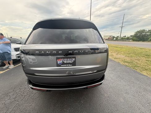 Used 2025 Land Rover Range Rover SE AWD/4WD image 4