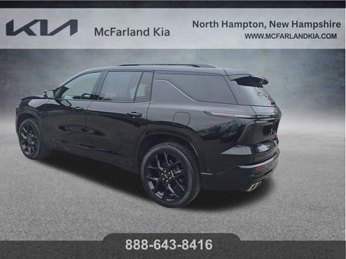 Used 2025 Chevrolet Traverse RS AWD/4WD image 4