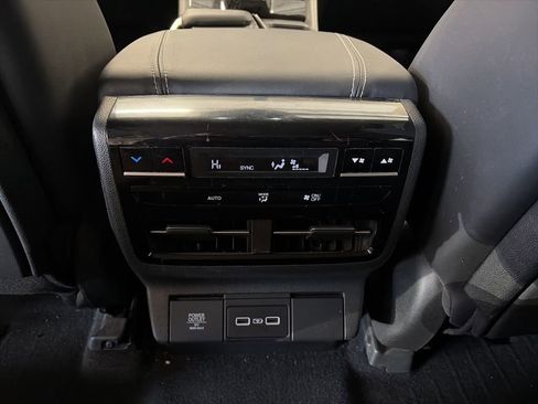Used 2022 Acura MDX SH-AWD w/ Technology Package image 18