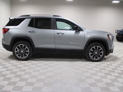 New 2026 GMC Terrain Elevation FWD image 11