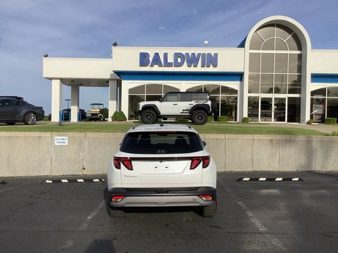 Used 2025 Hyundai Tucson SEL FWD image 6
