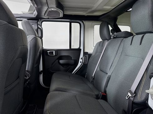 Used 2024 Jeep Wrangler Willys image 7