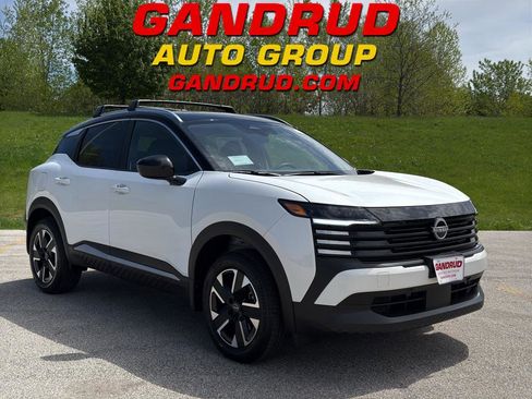 New 2026 Nissan Kicks SV AWD/4WD image 1