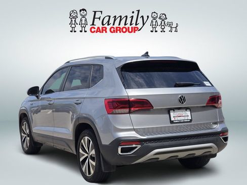Used 2022 Volkswagen Taos SE AWD/4WD image 3