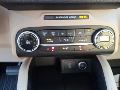 Used 2020 Ford Escape SEL FWD image 11