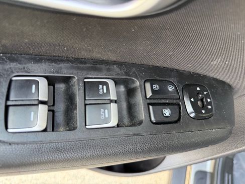 Used 2018 Kia Soul + FWD image 19
