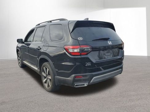 Used 2023 Honda Pilot Touring image 14