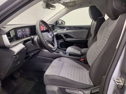New 2026 Volkswagen Tiguan S FWD image 18