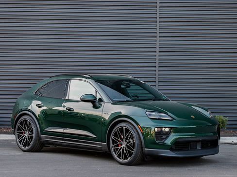 New 2025 Porsche Macan 4S Electric image 9