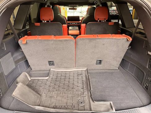 Used 2025 Lincoln Aviator Reserve w/ Luxury Package AWD/4WD image 9