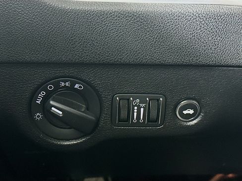 Used 2022 Dodge Charger SXT RWD image 17