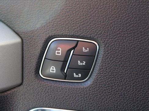 Used 2020 Ford F250 Lariat w/ Lariat Value Package image 33