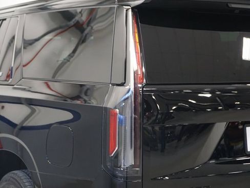 Used 2023 Cadillac Escalade ESV Sport Platinum w/ LPO, ONYX Package image 4