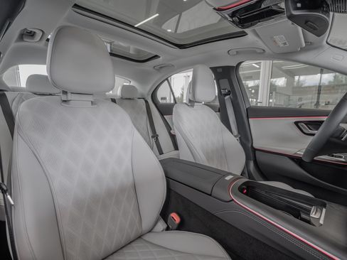 Used 2026 Mercedes-Benz E 350 4MATIC Sedan image 32