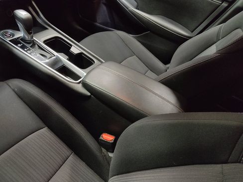 Used 2022 Nissan Sentra SV w/ All-Weather Package FWD image 26
