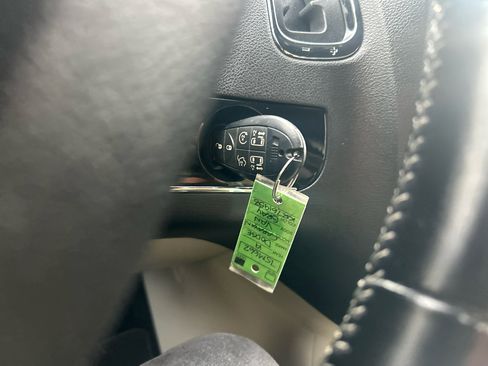 Used 2019 Dodge Grand Caravan SXT image 21