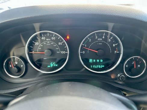 Used 2018 Jeep Wrangler Unlimited Sahara AWD/4WD image 16