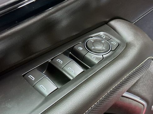 New 2025 Chevrolet Suburban Premier image 19