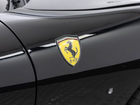 Used 2025 Ferrari Roma Spider RWD image 24