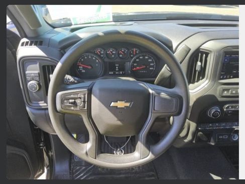Used 2025 Chevrolet Silverado 1500 Custom RWD image 2