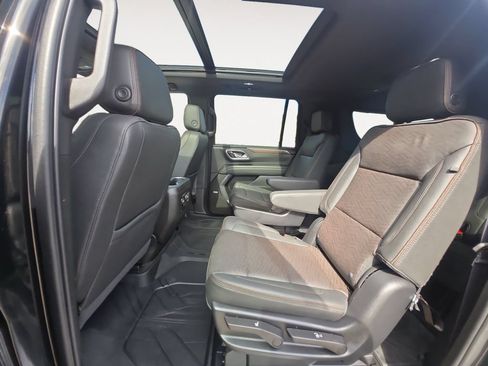 Certified 2024 Chevrolet Suburban High Country AWD/4WD image 18