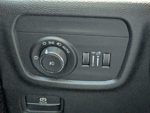 Used 2026 Jeep Grand Cherokee Limited RWD image 23