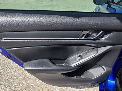 Used 2018 Honda Accord Sport image 29