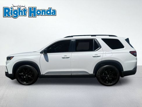 Used 2025 Honda Pilot Black Edition image 3