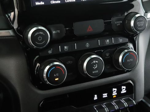 Used 2020 RAM 1500 Laramie image 14