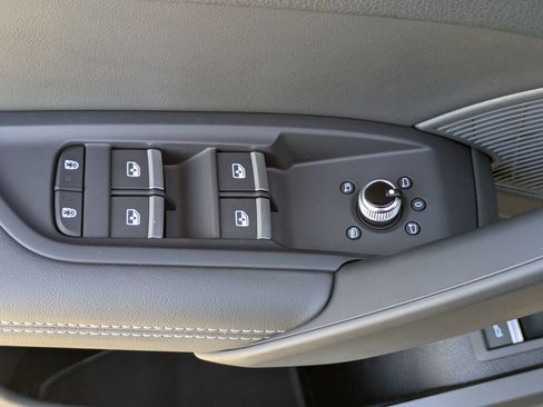 Used 2024 Audi SQ5 Premium Plus w/ Premium Plus Package image 21