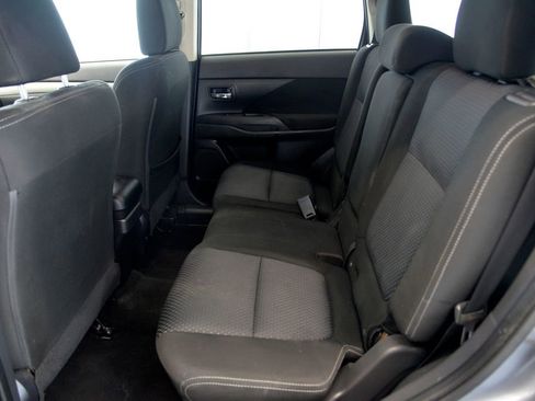 Used 2017 Mitsubishi Outlander ES FWD image 27