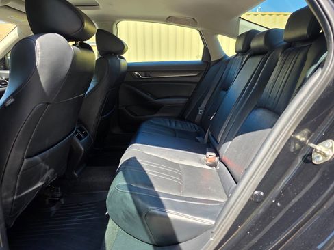 Used 2018 Honda Accord Touring image 35