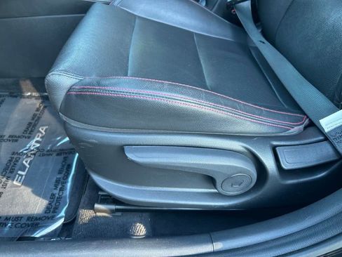 Used 2017 Hyundai Elantra Sport image 4