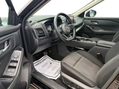 Used 2024 Nissan Rogue SV FWD image 11