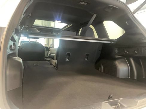 Used 2025 Subaru Forester Premium AWD/4WD image 22