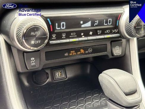 Used 2025 Toyota RAV4 XLE AWD/4WD image 28