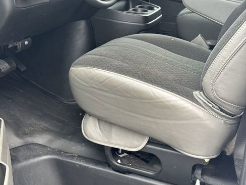 Used 2024 GMC Savana 2500 w/ Driver Convenience Package image 17