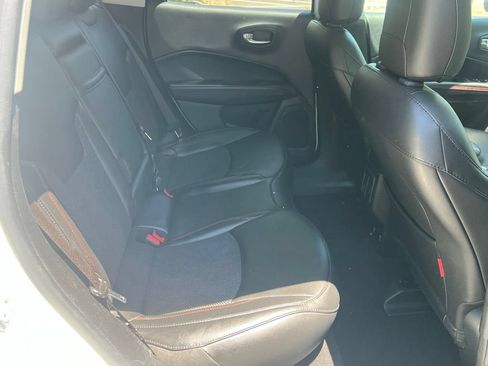 Used 2019 Jeep Compass Trailhawk AWD/4WD image 18